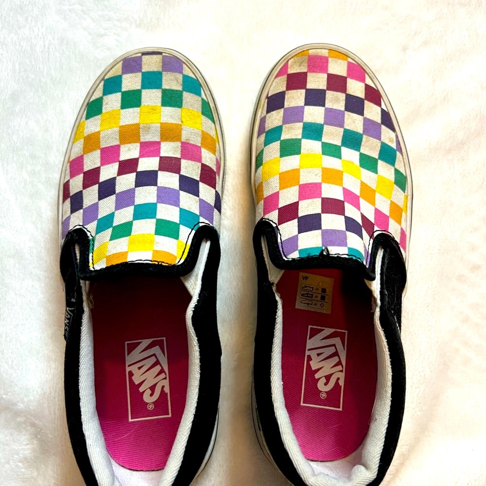 Girls (kids) size 2 Vans slip on sneaker